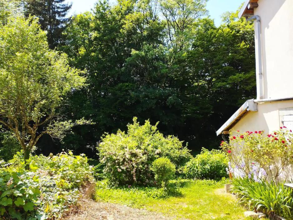Les Glycines, Un Air De Campagne A La Ville Besancon Luaran gambar